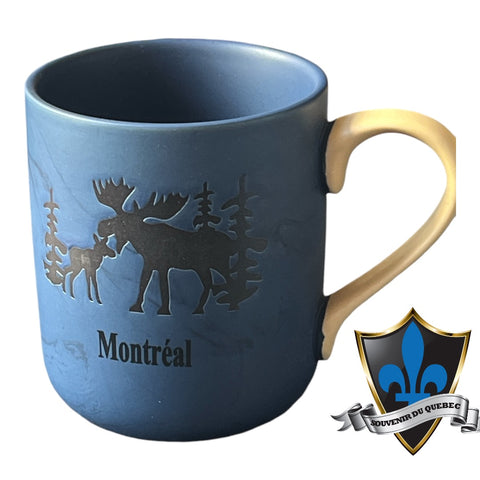 Tasse de la famille des orignaux canadiens.