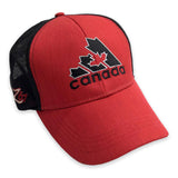 Une casquette en maille rouge avec le Canada brodé sur le devant.